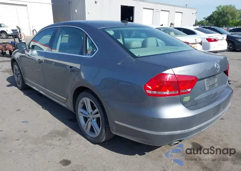 2014 Volkswagen Passat 2.0L Tdi Sel Premium z USA, uszkodzony, nr VIN 1VWCN7A39EC020346